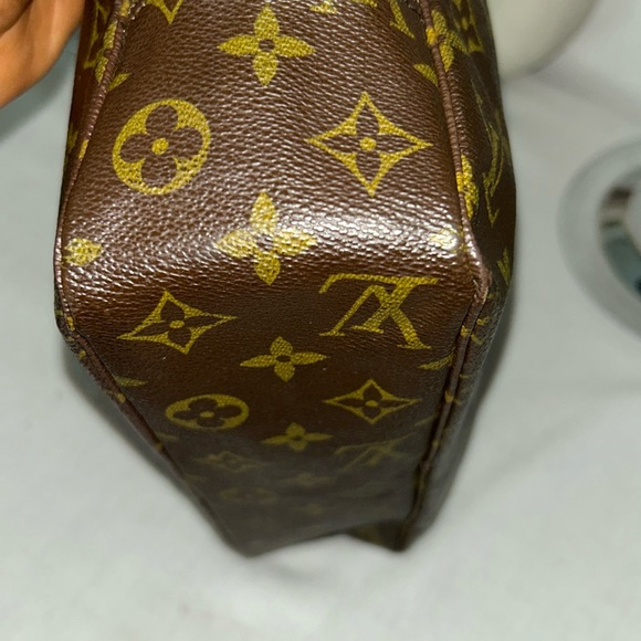 Louis Vuitton Monogram Trousse Toilette 28 - Picture 7 of 12